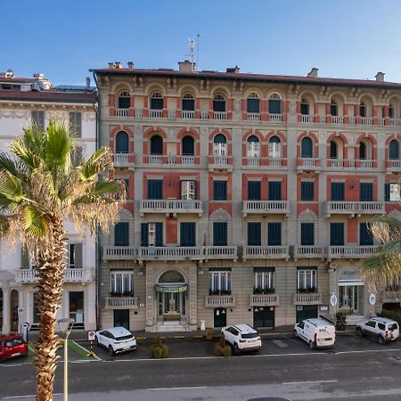 Hotel Residence Esplanade Viareggio Exterior foto