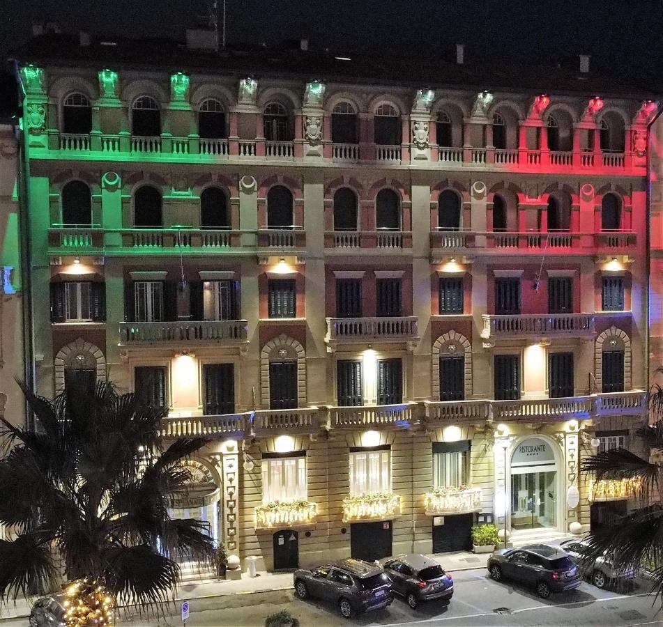 Hotel Residence Esplanade Viareggio Exterior foto